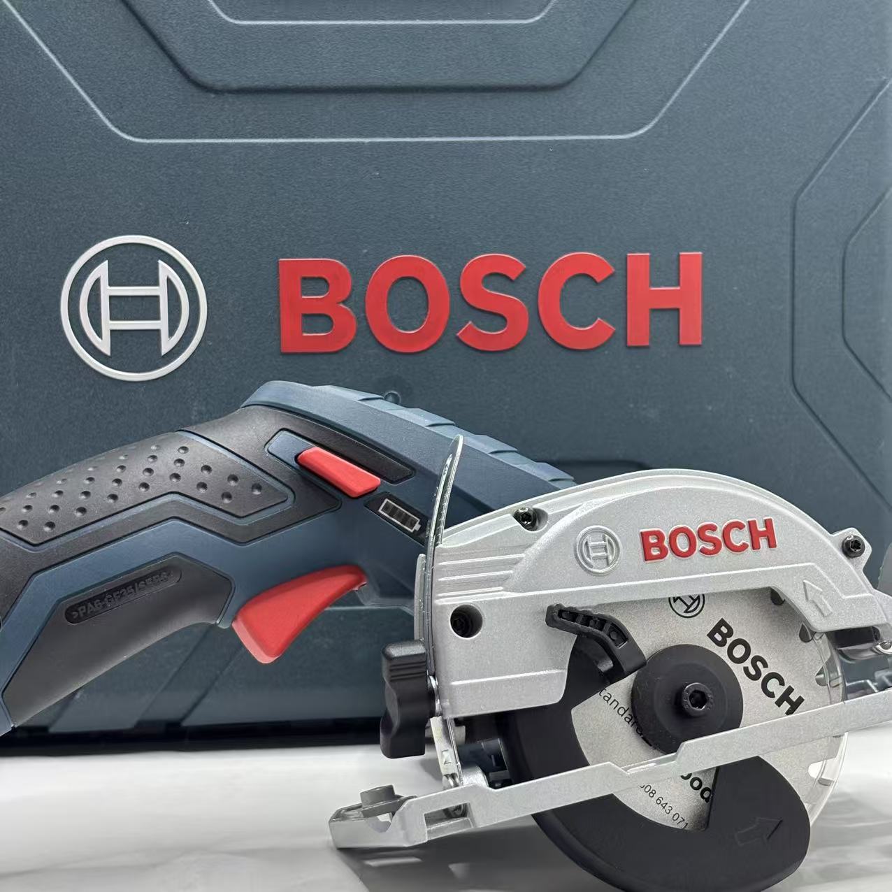 ボッシュ GKS 12V-LI コードレス電動丸鋸 プロフェ - Power Tools Professional のレビューと価格